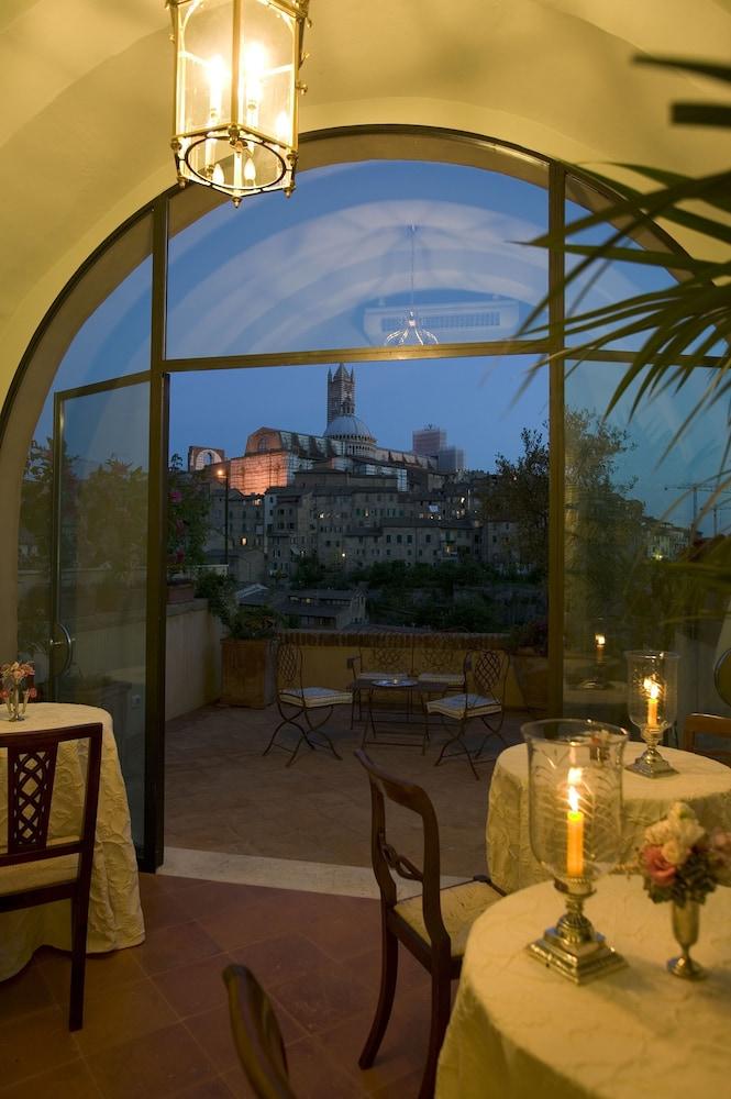 Residenza D'Epoca Campo Regio Relais Bed and Breakfast Siena Eksteriør billede